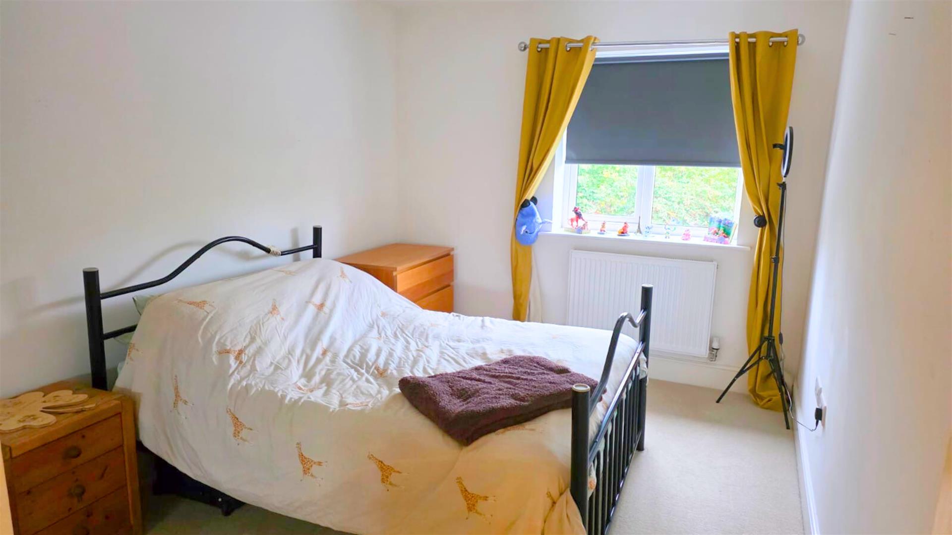 16 Lovett Place, Gobowen, SY11 3QS Let Agreed